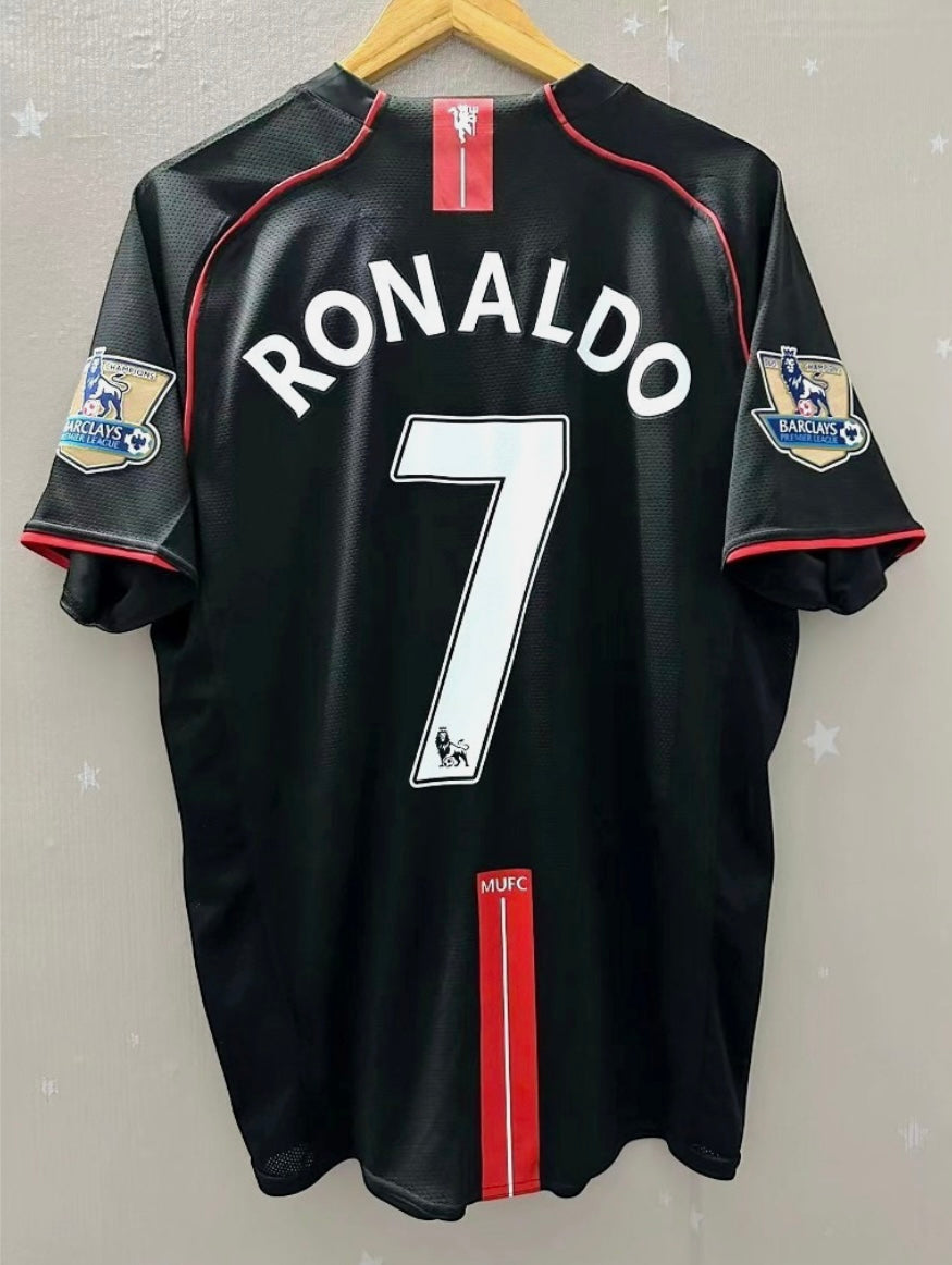 Camiseta Retro Cristiano Ronaldo — Edición Coleccionista